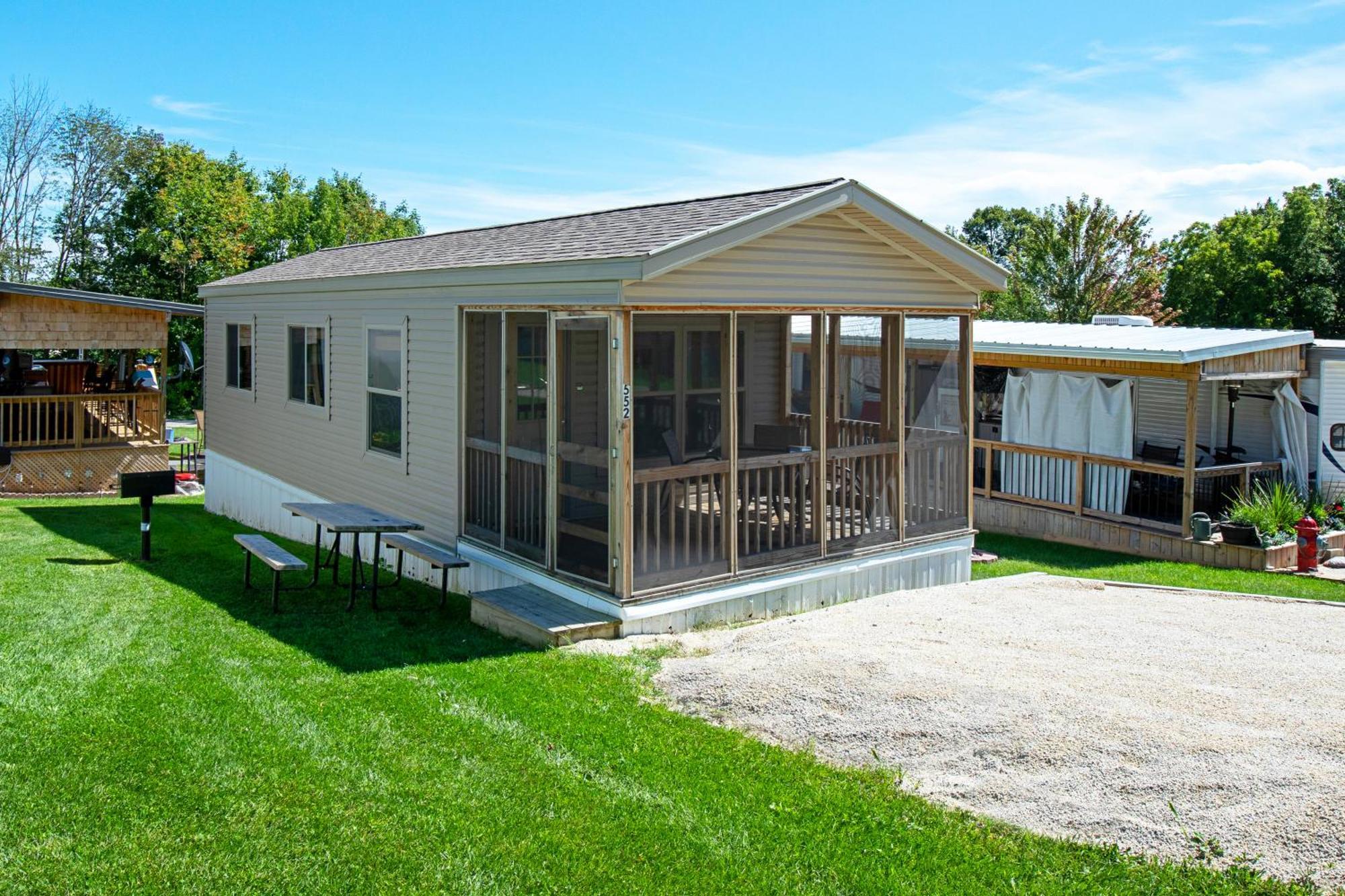 Plymouth Rock Camping Resort Deluxe Cottage Elkhart Lake Экстерьер фото