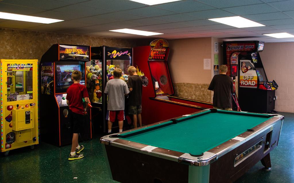 Plymouth Rock Camping Resort Deluxe Cottage Elkhart Lake Экстерьер фото